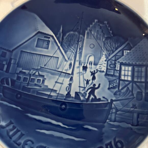 Copenhagen Porcelain Collectibles Plate Jule After 1976 Christmas Welcome - Picture 2 of 8